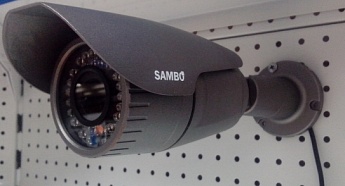 Цветная видеокамера в корпусе с объективом SAMBO SNI140XHVF